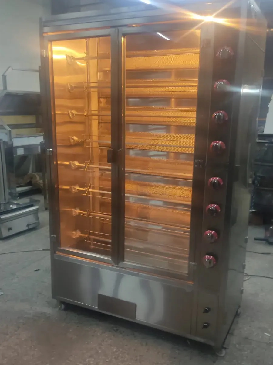 شواية دجاج غاز 8 سيخ – موتور تلقائي، 8 شعلات وأبواب زجاجية